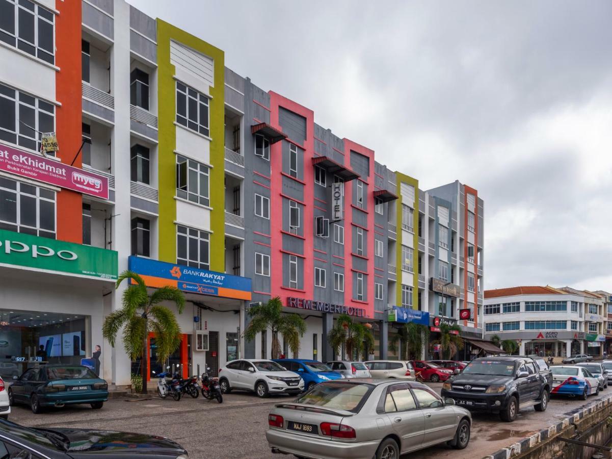 Remember Hotel Bukit Gambir Esterno foto