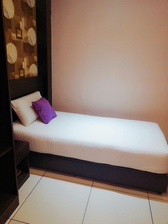 Remember Hotel Bukit Gambir Esterno foto