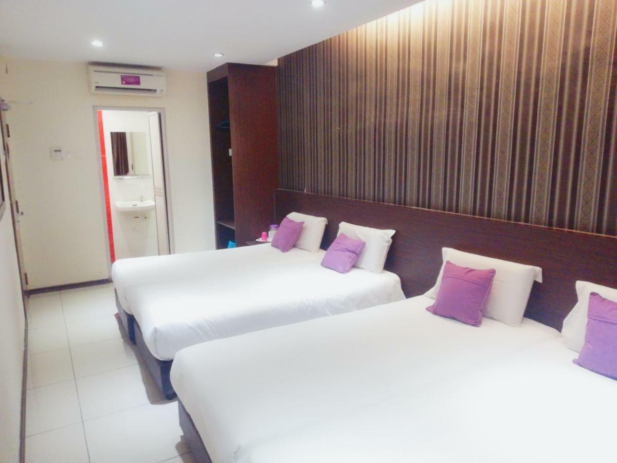 Remember Hotel Bukit Gambir Esterno foto